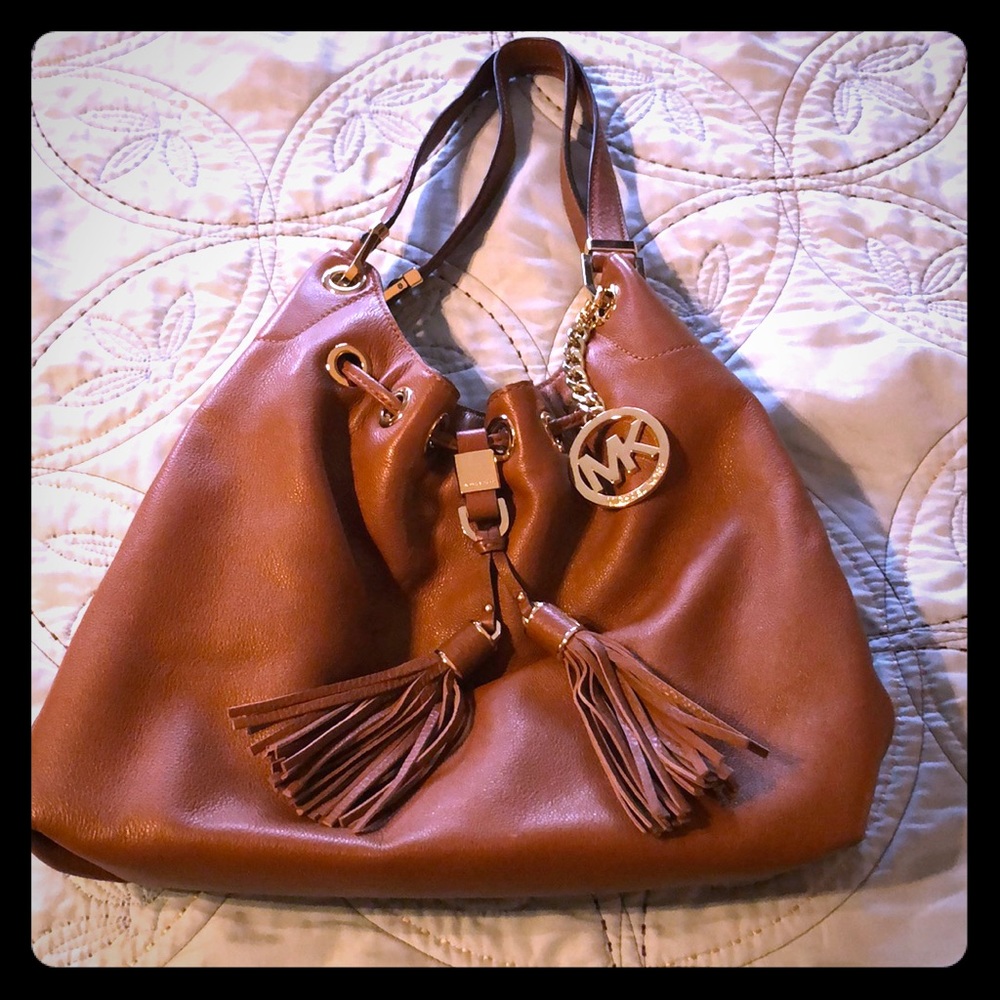 Beautiful Michael Kors Bucket Bag In Luggage